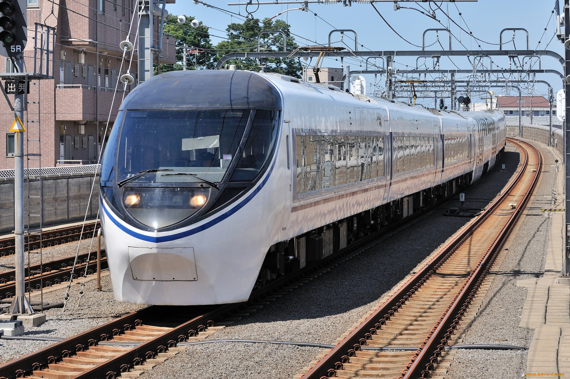 Движение поезда 11. Короткий поезд. Японские поезда. Короткая электричка. Фото поездов в высоком качестве современных международных.